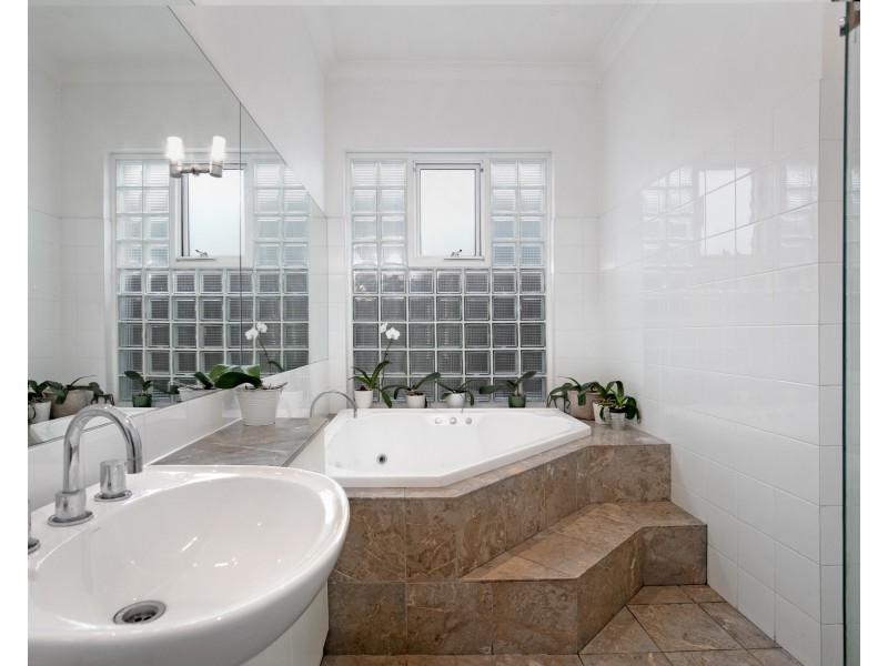 11 Coles Road, Freshwater NSW 2096