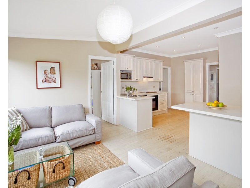 80 Carrington Parade, Curl Curl NSW 2096