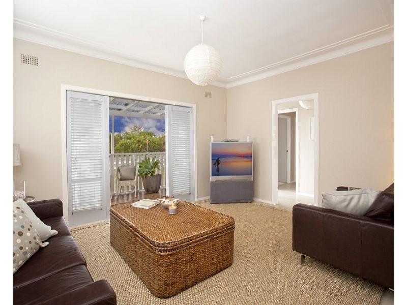 80 Carrington Parade, Curl Curl NSW 2096