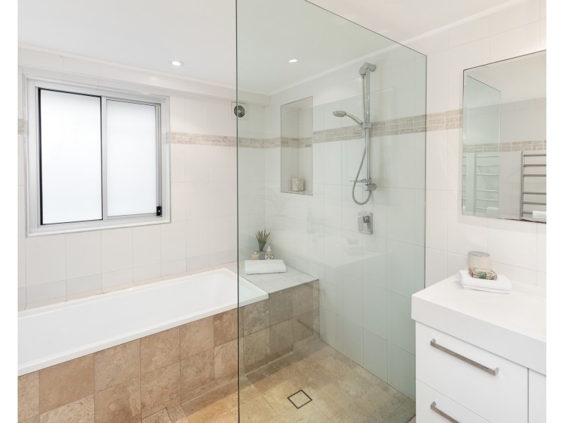 28 Gardere Avenue, Curl Curl NSW 2096