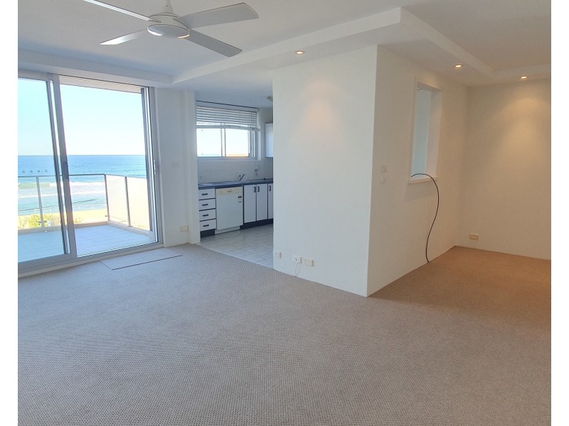 8/52 Carrington Parade, Curl Curl NSW 2096