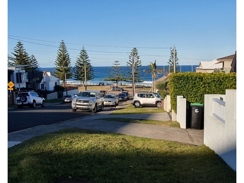10 Gardere Avenue, Curl Curl NSW 2096