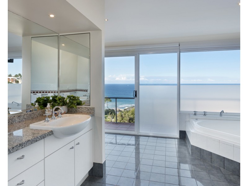 9 Loch Street, Freshwater NSW 2096