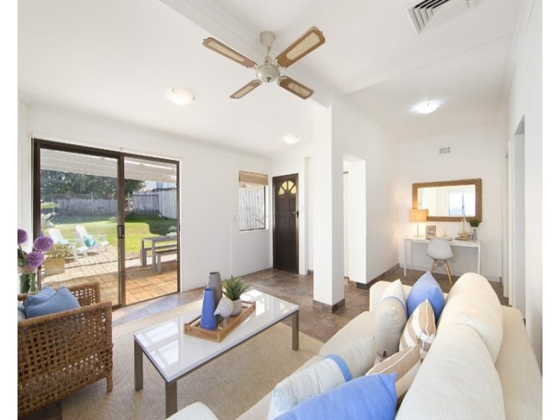 68 Carrington Parade, Curl Curl NSW 2096