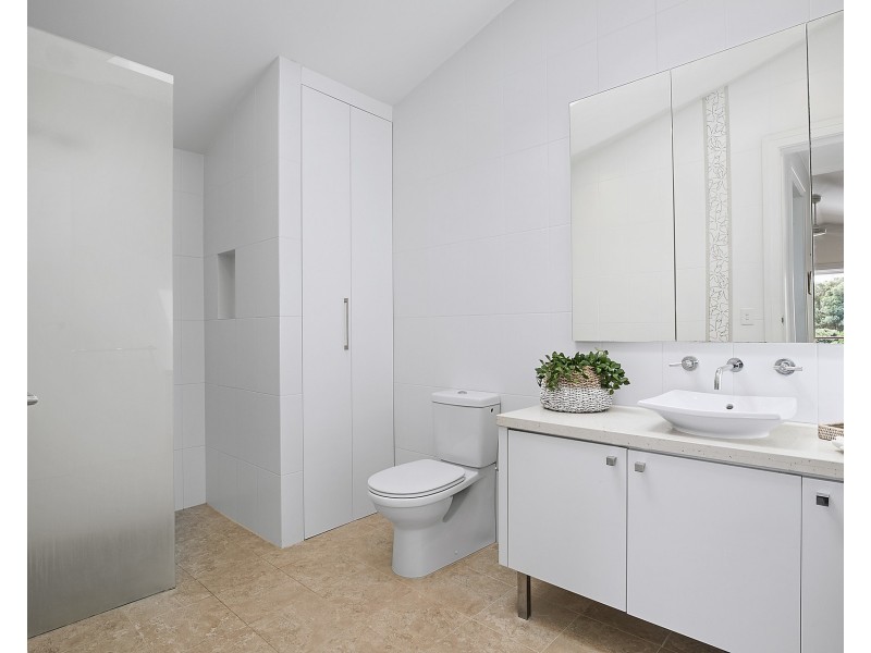 25 Stirgess Avenue, Curl Curl NSW 2096