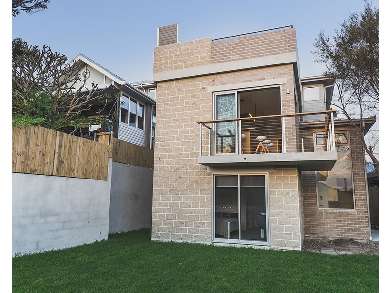 18a Loch Street, Freshwater NSW 2096