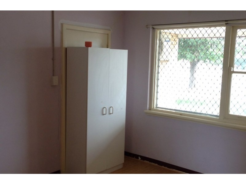 12B Olga Road, Maddington WA 6109