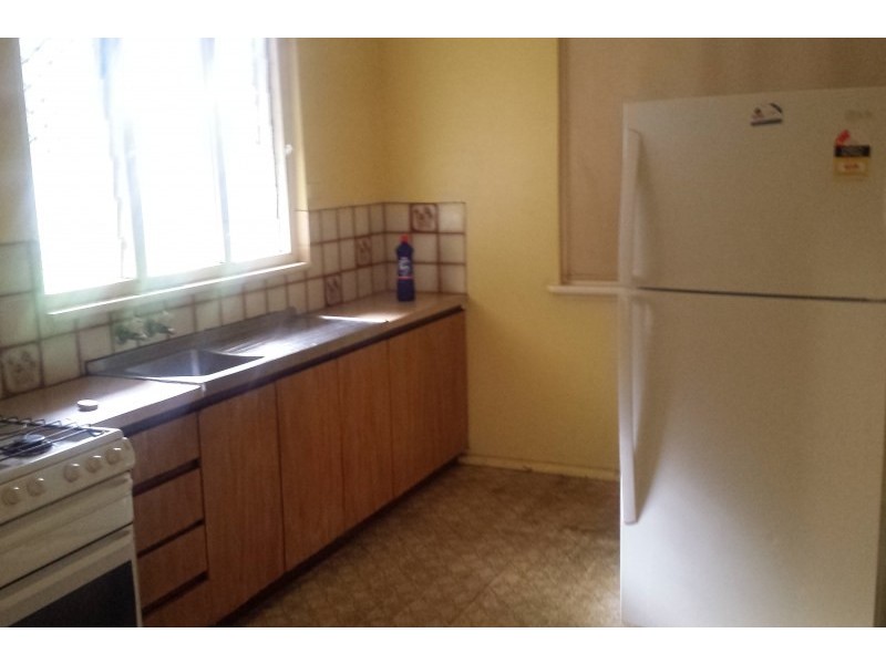 12a Olga Road, Maddington WA 6109