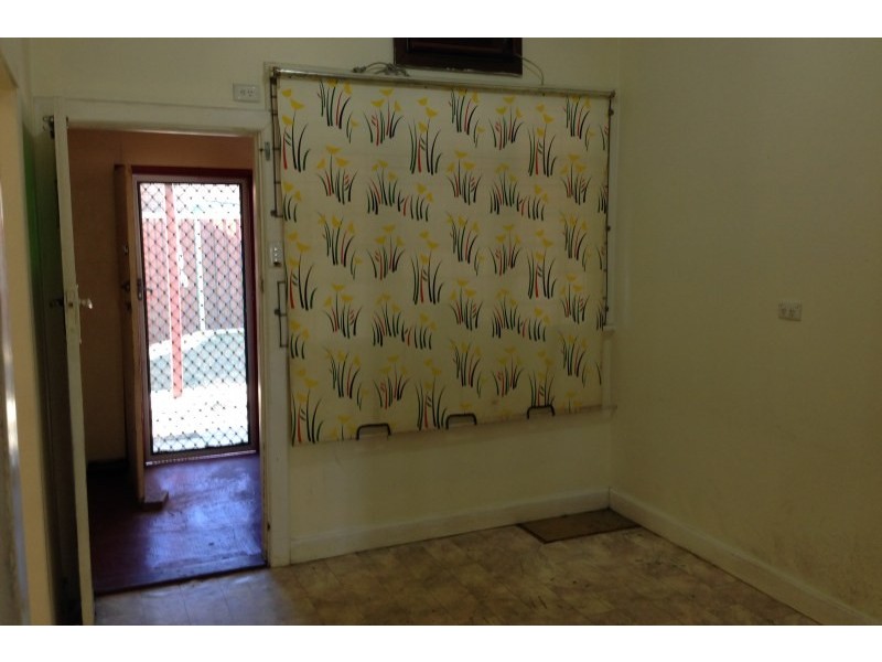 318 Railway Parade, East Cannington WA 6107