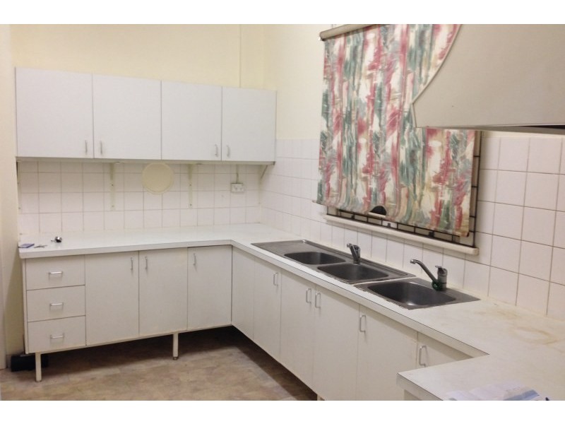 318 Railway Parade, East Cannington WA 6107