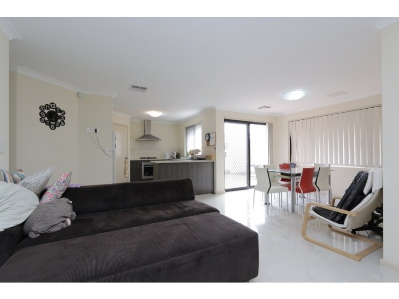 2/181 Manning Road, Bentley WA 6102