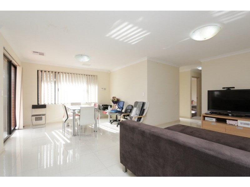 2/181 Manning Road, Bentley WA 6102