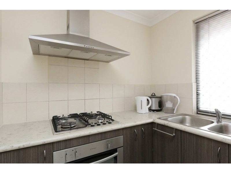 2/181 Manning Road, Bentley WA 6102