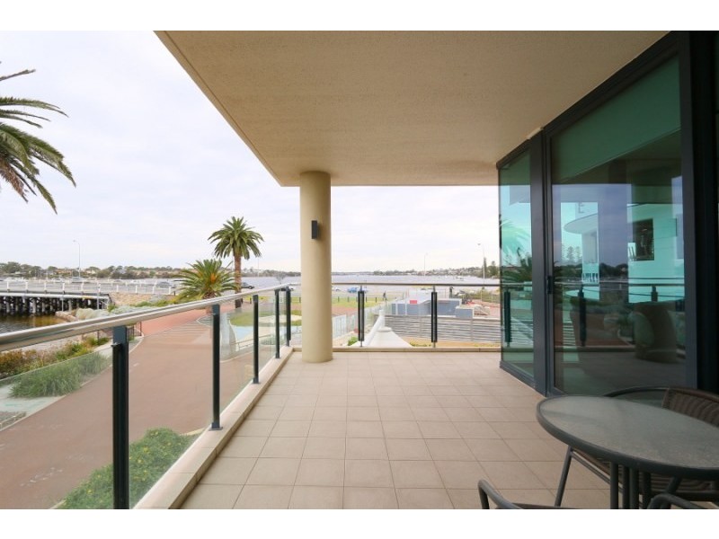 E201/70 Canning Beach Road, Applecross WA 6153