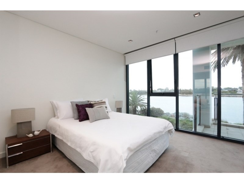 E201/70 Canning Beach Road, Applecross WA 6153