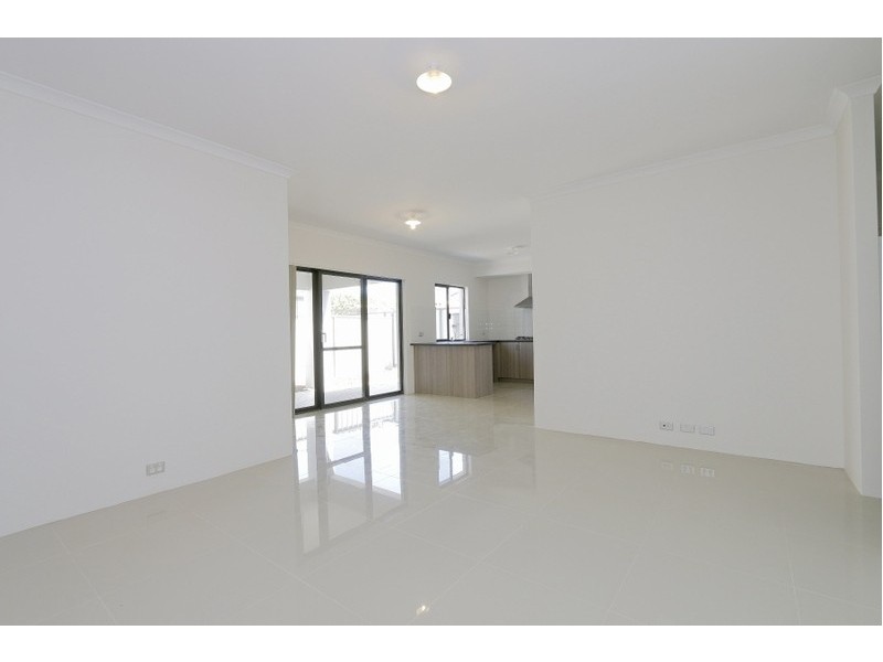 2/20 Mason Street, Cannington WA 6107