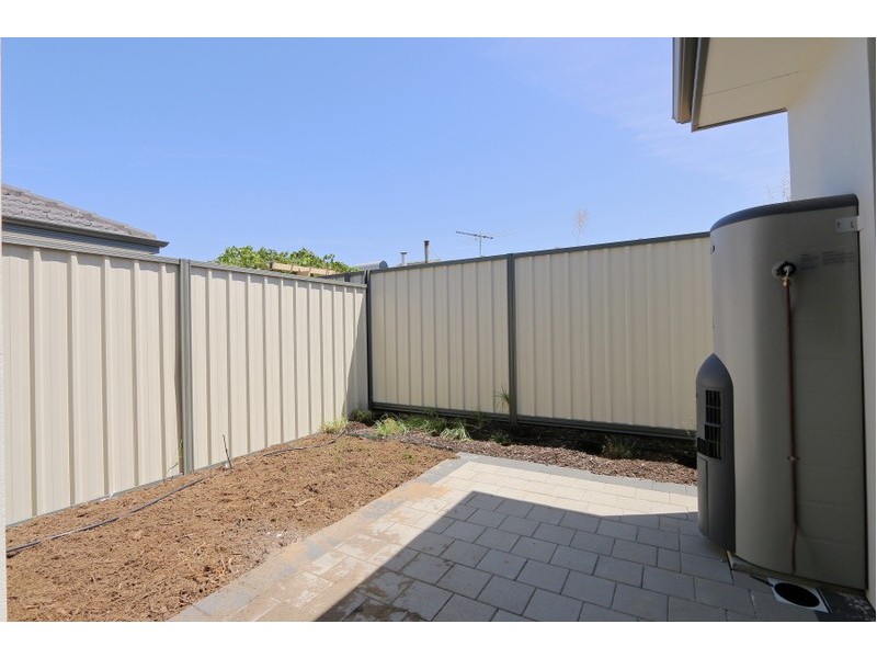 2/20 Mason Street, Cannington WA 6107