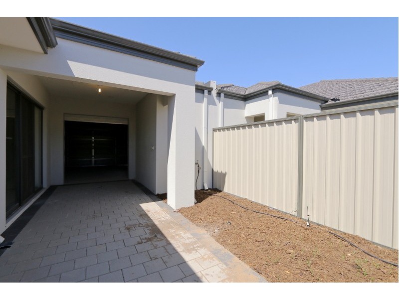 2/20 Mason Street, Cannington WA 6107