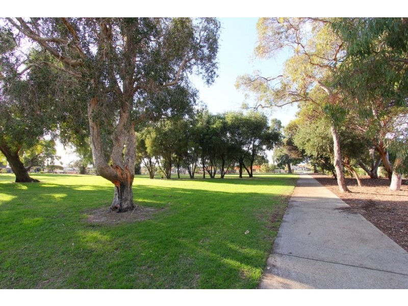 55 Lyndhurst Street, Dianella WA 6059