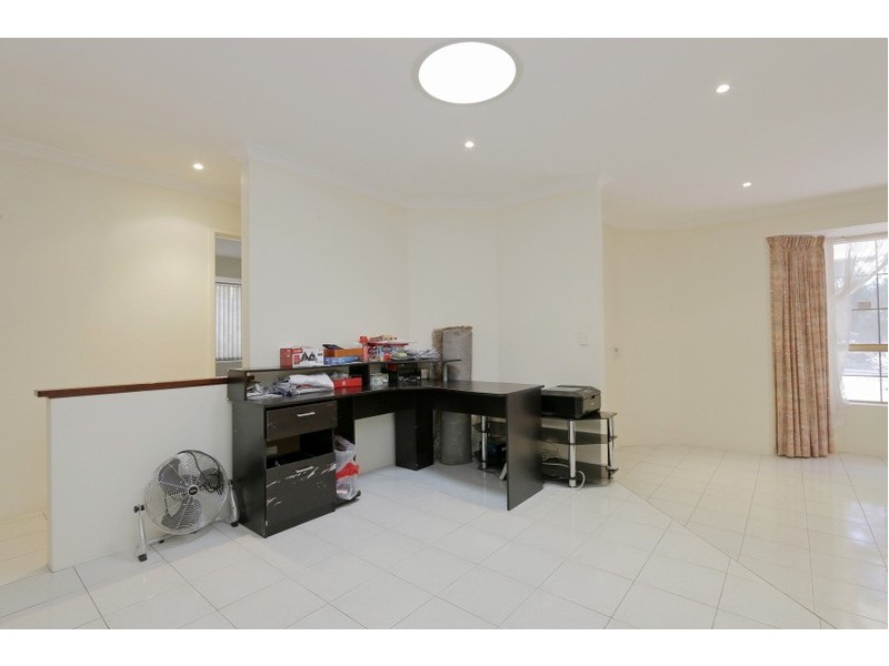 34 Keenan Way, Winthrop WA 6150