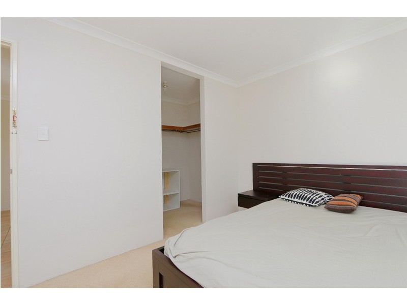 27 Green Croft Gardens, Leeming WA 6149