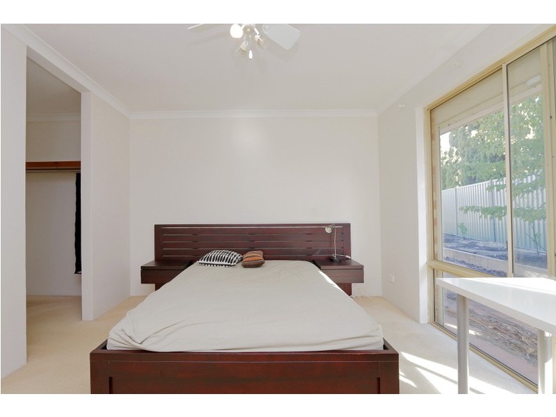 27 Green Croft Gardens, Leeming WA 6149