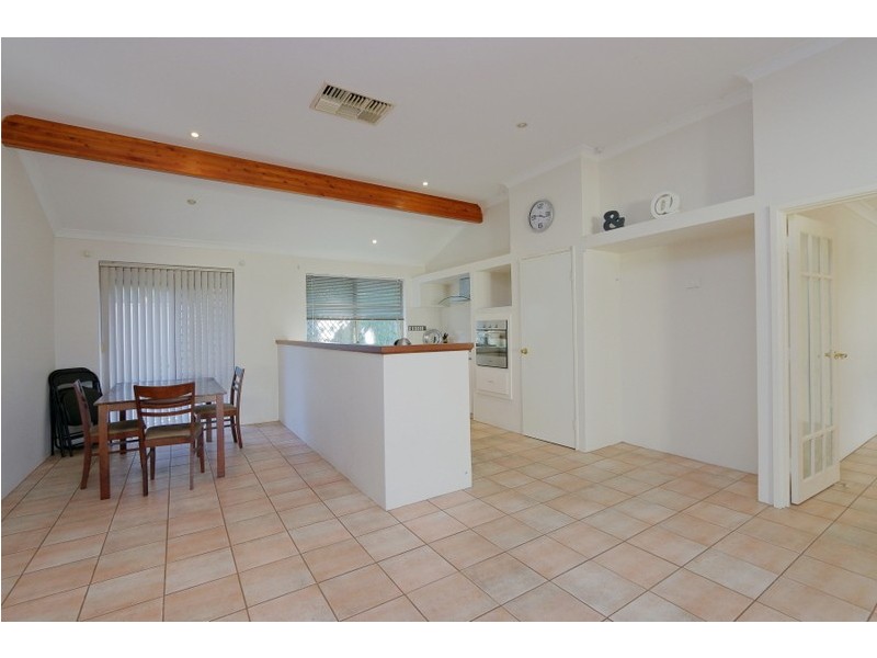 27 Green Croft Gardens, Leeming WA 6149