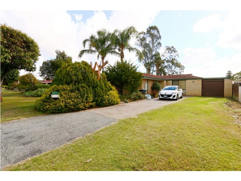 7 Hughenden Drive, Thornlie WA 6108