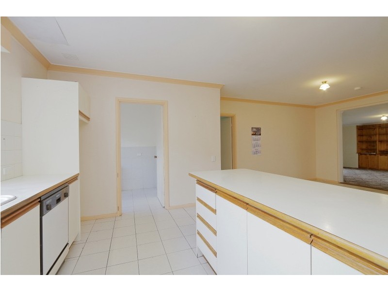 7 Hughenden Drive, Thornlie WA 6108