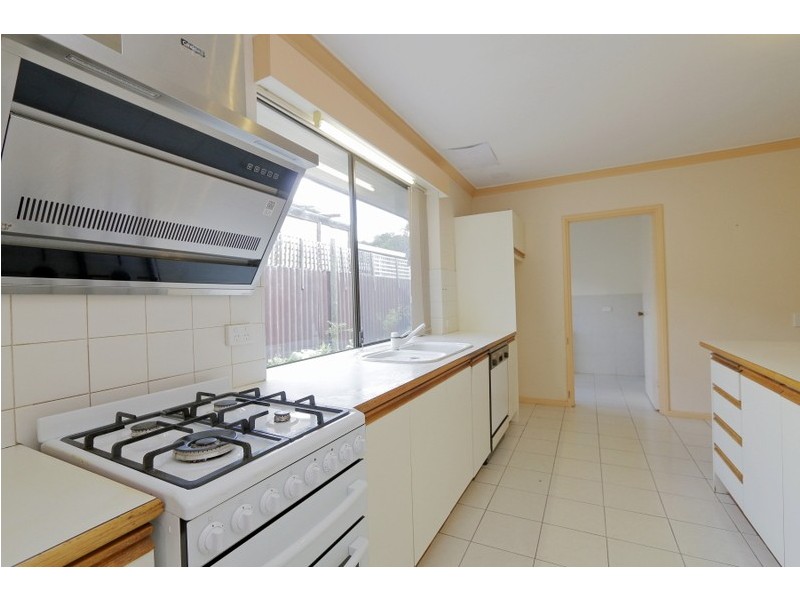 7 Hughenden Drive, Thornlie WA 6108