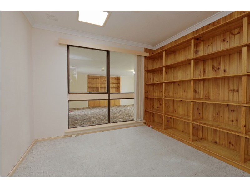 7 Hughenden Drive, Thornlie WA 6108