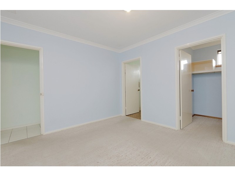 7 Hughenden Drive, Thornlie WA 6108