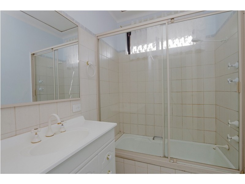 7 Hughenden Drive, Thornlie WA 6108