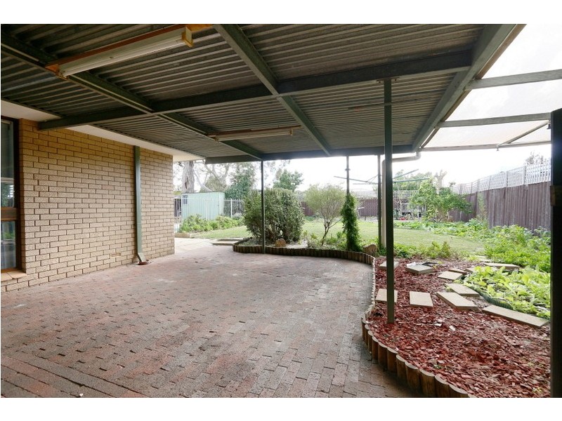 7 Hughenden Drive, Thornlie WA 6108