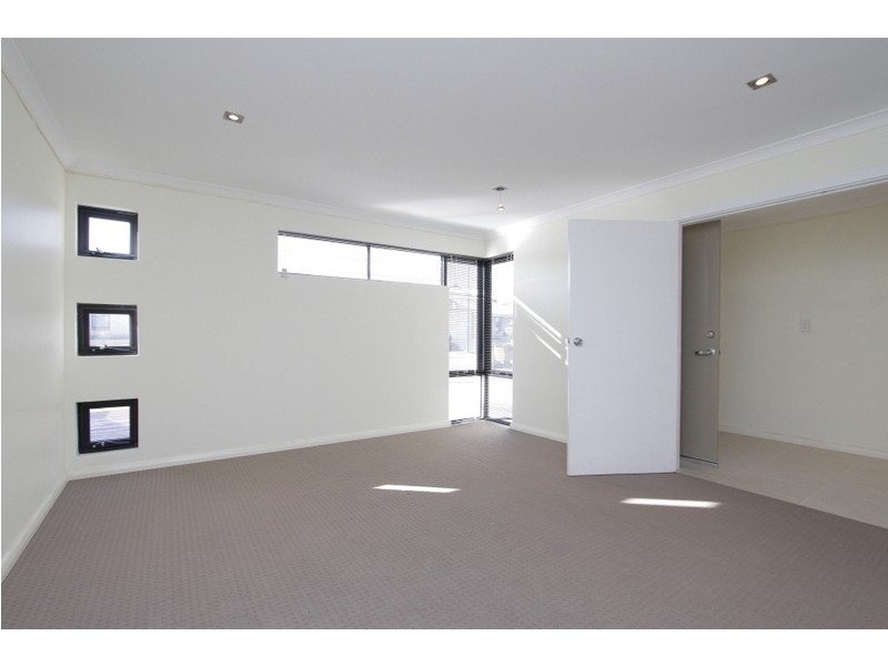 10 Normanby, Success WA 6164