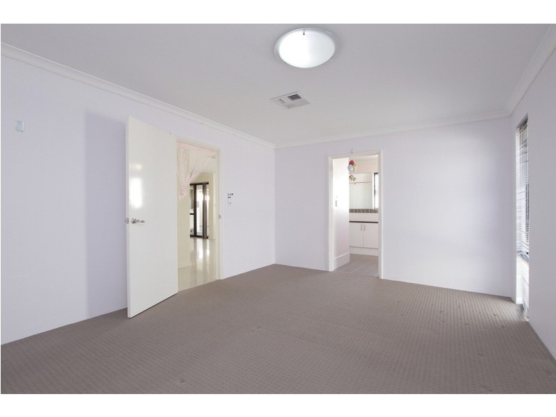 10 Normanby, Success WA 6164