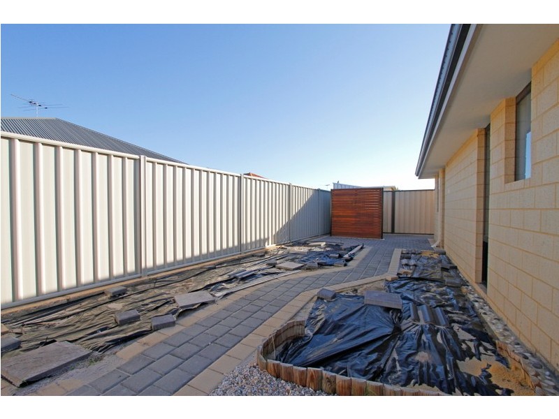 10 Normanby, Success WA 6164