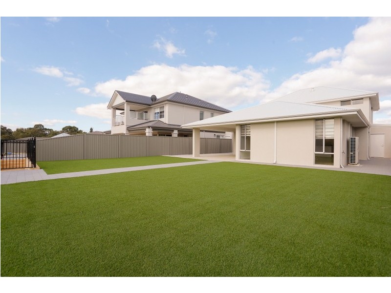 21 Chambri Chase, Success WA 6164