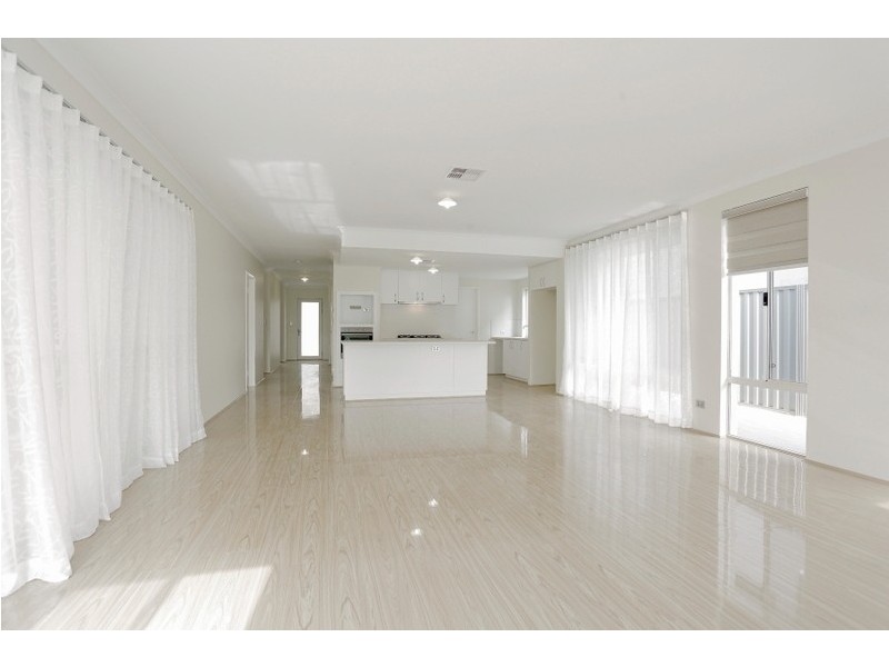 21 Chambri Chase, Success WA 6164