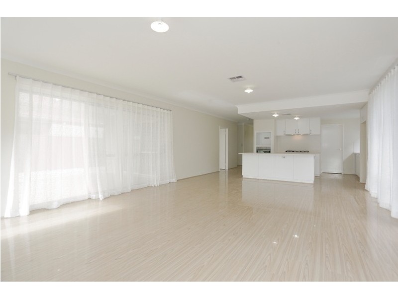 21 Chambri Chase, Success WA 6164