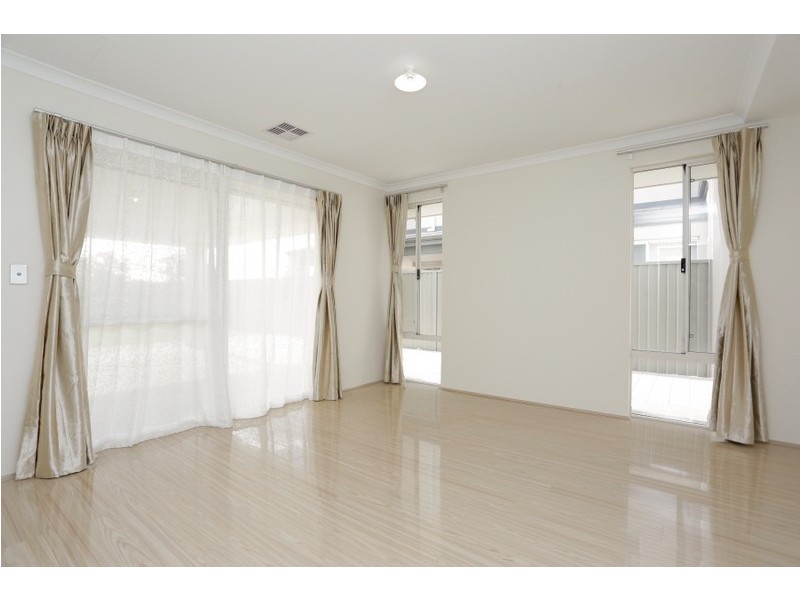 21 Chambri Chase, Success WA 6164