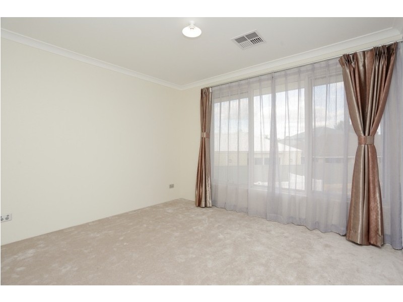 21 Chambri Chase, Success WA 6164