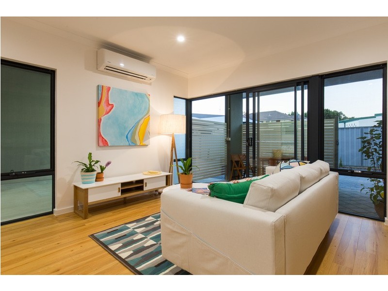 1/8 Salisbury Road, Rivervale WA 6103