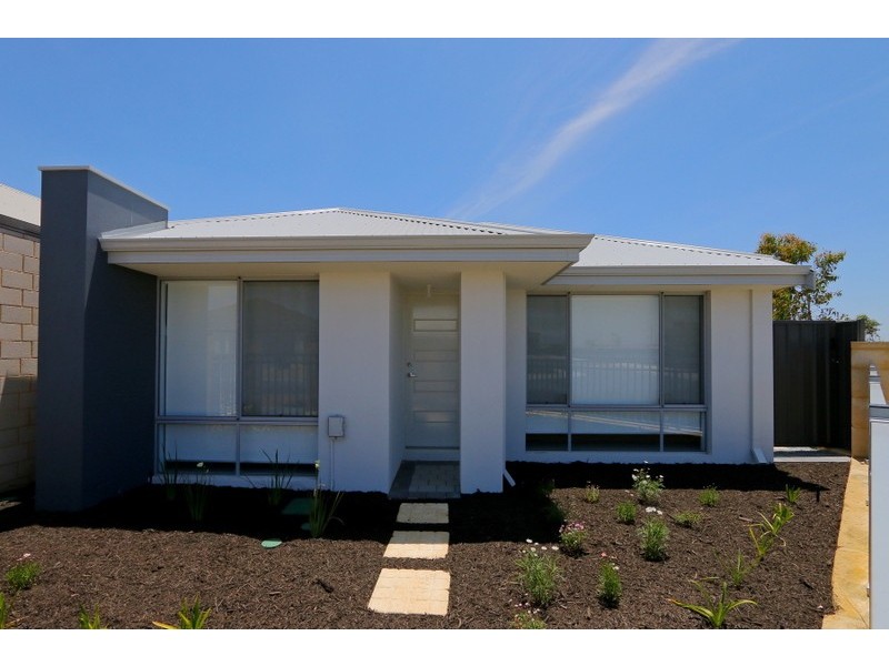 34 Lamboo Road, Piara Waters WA 6112