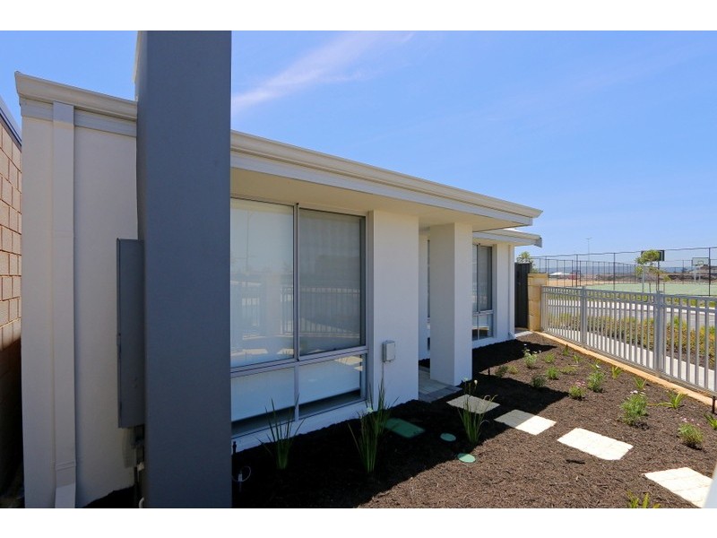 34 Lamboo Road, Piara Waters WA 6112