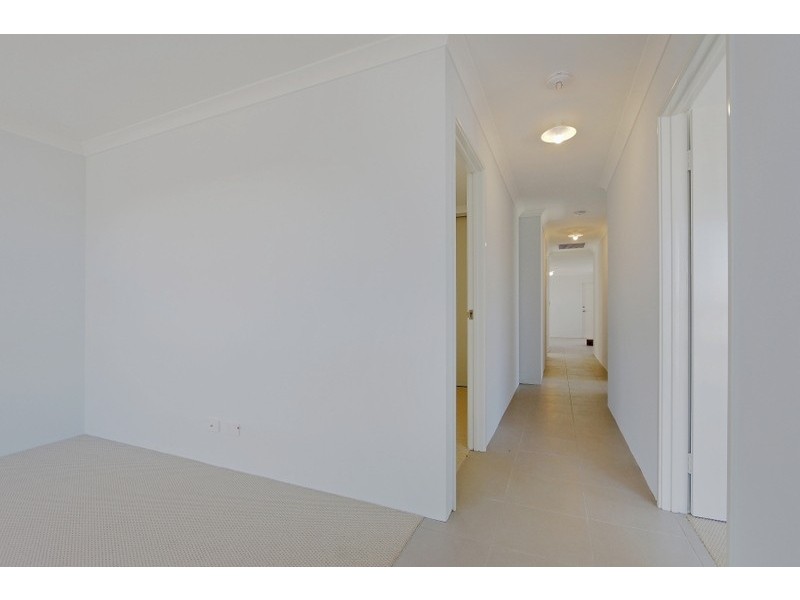 34 Lamboo Road, Piara Waters WA 6112