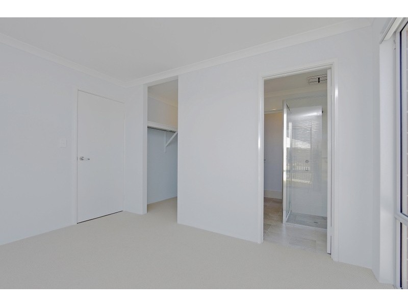 34 Lamboo Road, Piara Waters WA 6112
