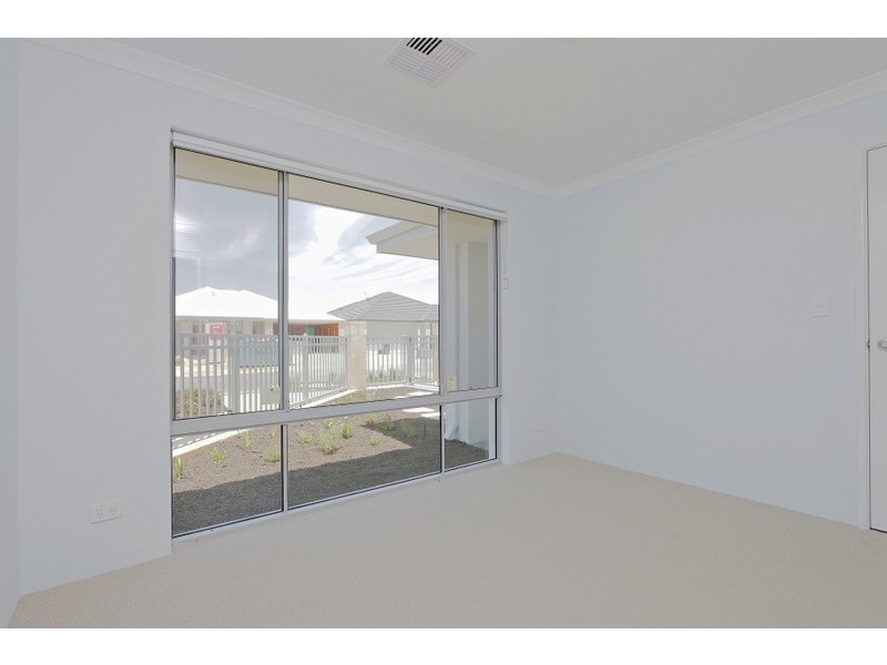 34 Lamboo Road, Piara Waters WA 6112