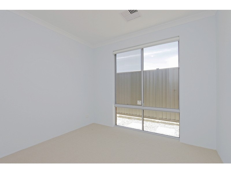 34 Lamboo Road, Piara Waters WA 6112