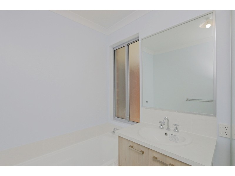 34 Lamboo Road, Piara Waters WA 6112